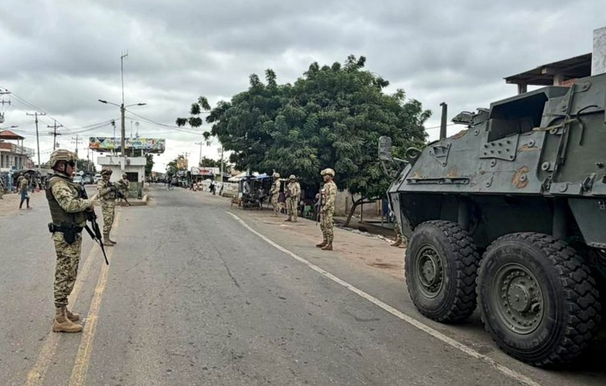 żołnierze Kolumbii na granicy z Wenezuelą żołnierze Kolumbii na granicy z Wenezuelą